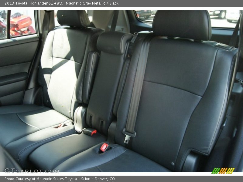 Magnetic Gray Metallic / Black 2013 Toyota Highlander SE 4WD