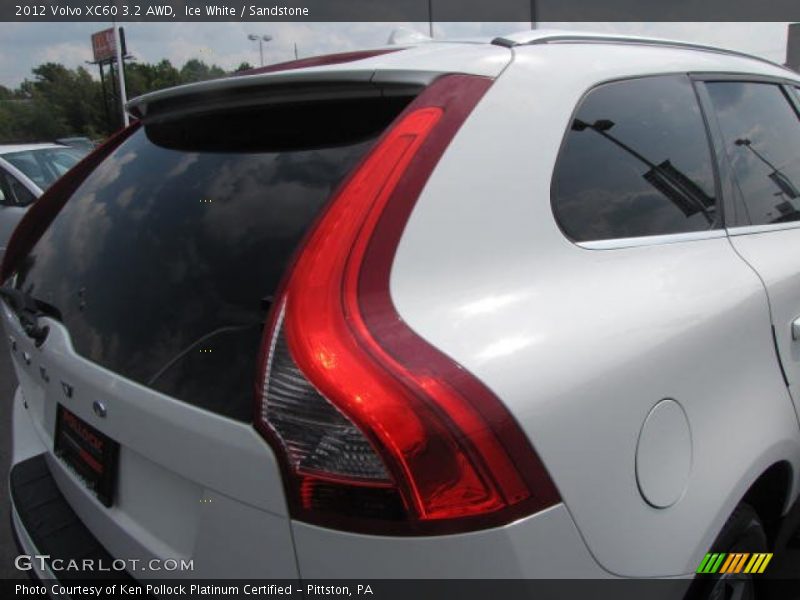 Ice White / Sandstone 2012 Volvo XC60 3.2 AWD