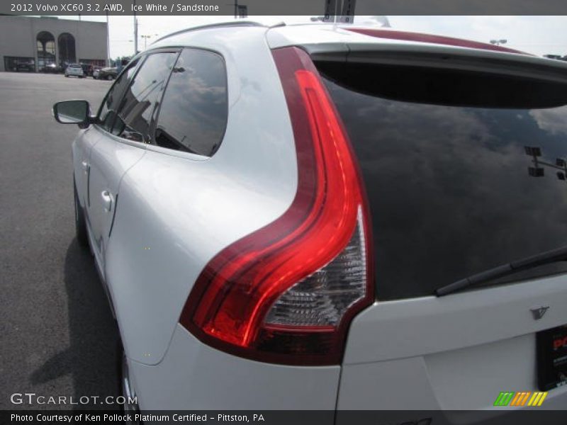 Ice White / Sandstone 2012 Volvo XC60 3.2 AWD