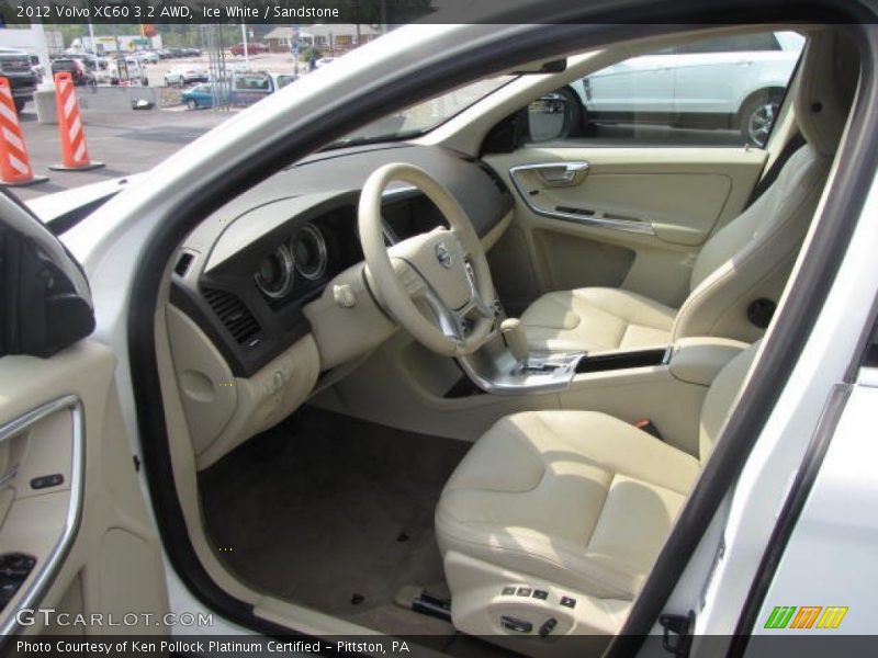 Ice White / Sandstone 2012 Volvo XC60 3.2 AWD