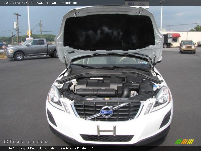 Ice White / Sandstone 2012 Volvo XC60 3.2 AWD