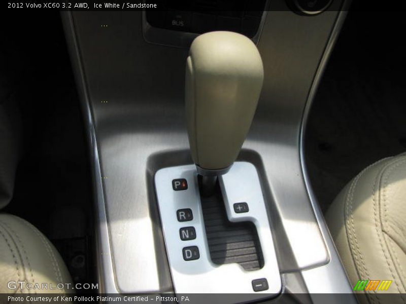 Ice White / Sandstone 2012 Volvo XC60 3.2 AWD