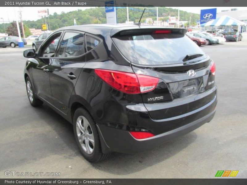 Ash Black / Taupe 2011 Hyundai Tucson GL