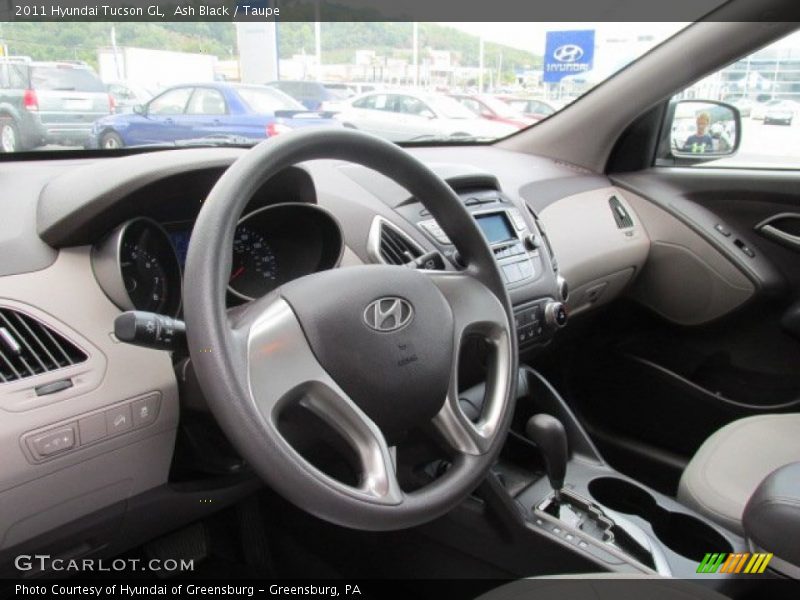Ash Black / Taupe 2011 Hyundai Tucson GL