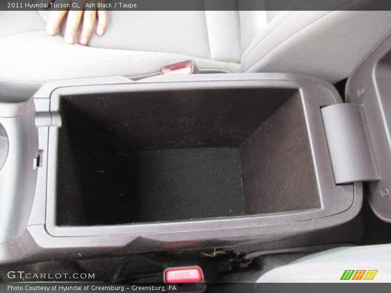 Ash Black / Taupe 2011 Hyundai Tucson GL
