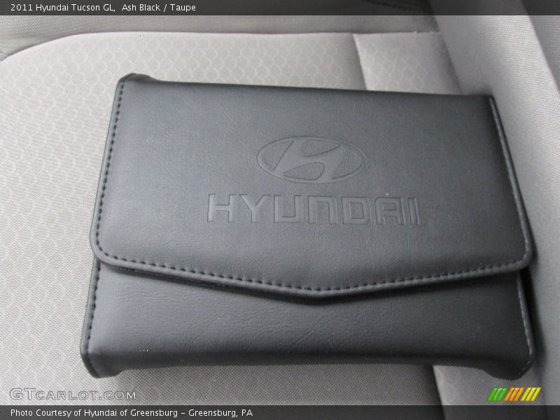 Ash Black / Taupe 2011 Hyundai Tucson GL