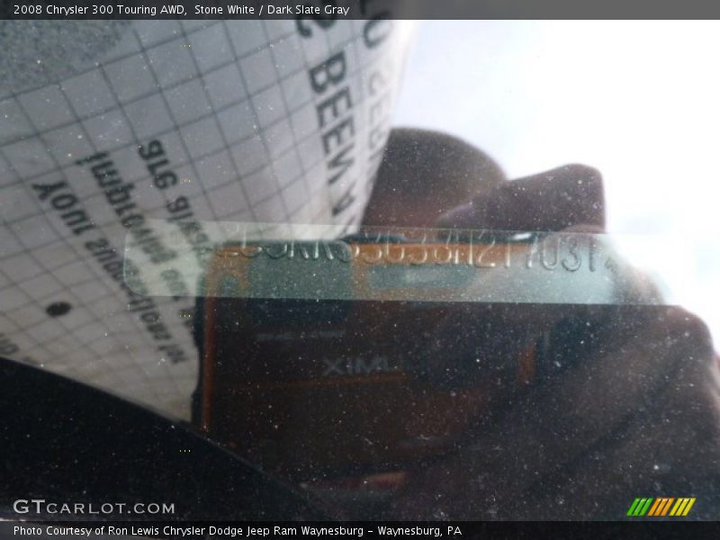 Stone White / Dark Slate Gray 2008 Chrysler 300 Touring AWD