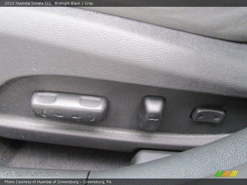 Midnight Black / Gray 2013 Hyundai Sonata GLS