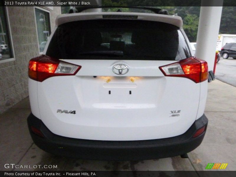 Super White / Black 2013 Toyota RAV4 XLE AWD
