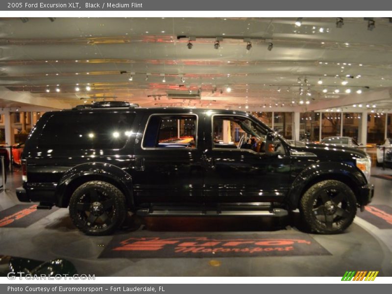 Black / Medium Flint 2005 Ford Excursion XLT