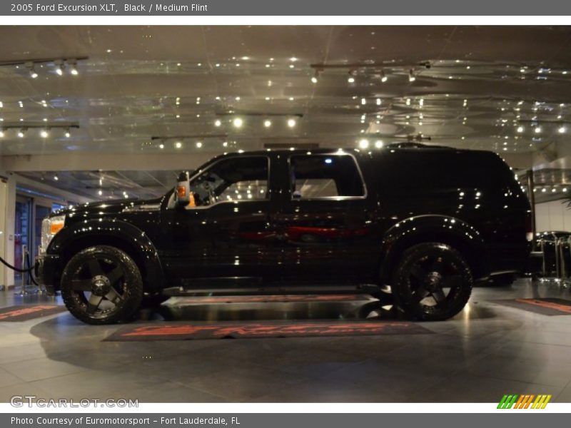 Black / Medium Flint 2005 Ford Excursion XLT