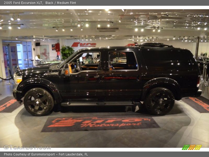 Black / Medium Flint 2005 Ford Excursion XLT