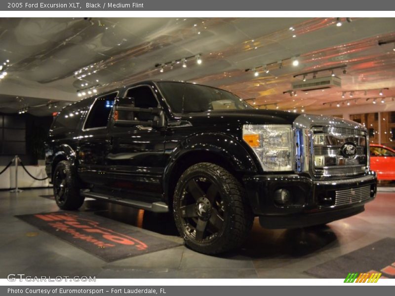 Black / Medium Flint 2005 Ford Excursion XLT