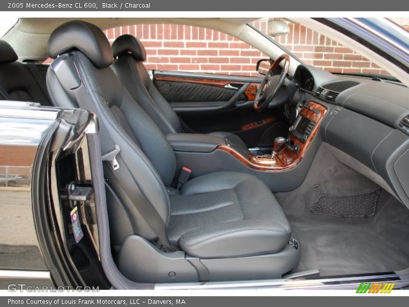 Front Seat of 2005 CL 600