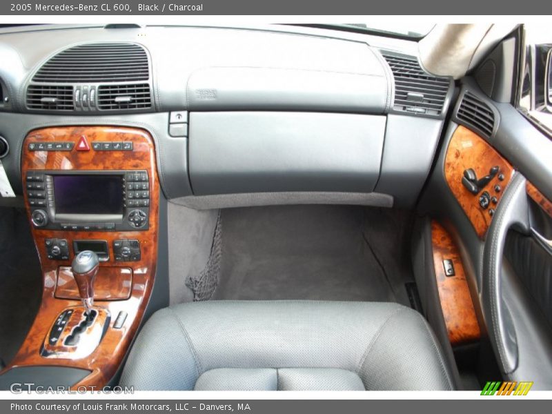 Dashboard of 2005 CL 600