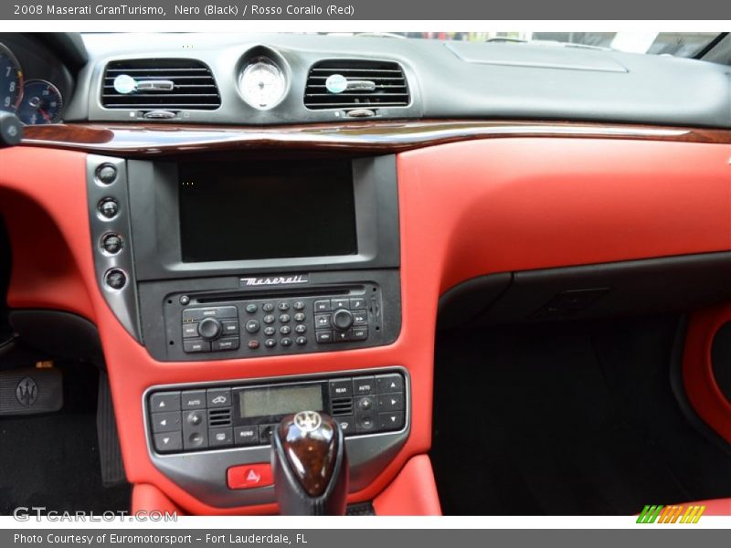 Nero (Black) / Rosso Corallo (Red) 2008 Maserati GranTurismo