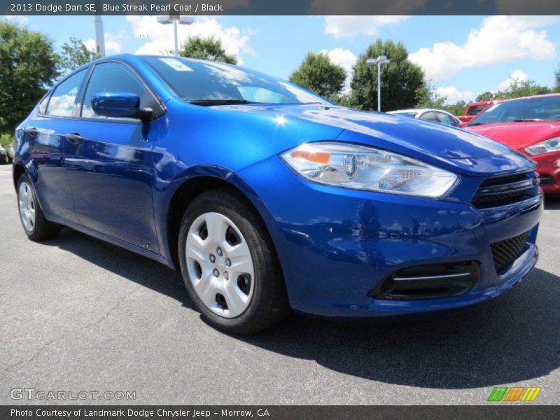 Front 3/4 View of 2013 Dart SE