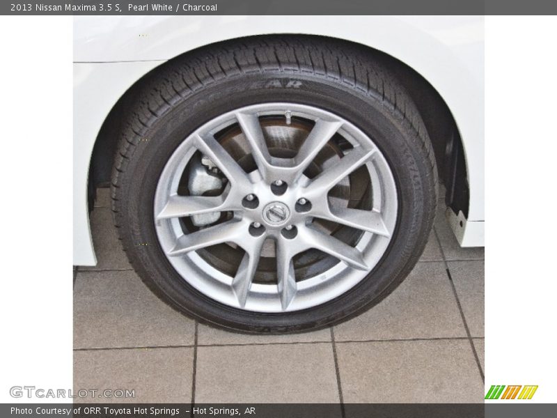 Pearl White / Charcoal 2013 Nissan Maxima 3.5 S