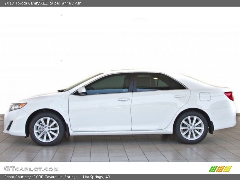 Super White / Ash 2013 Toyota Camry XLE