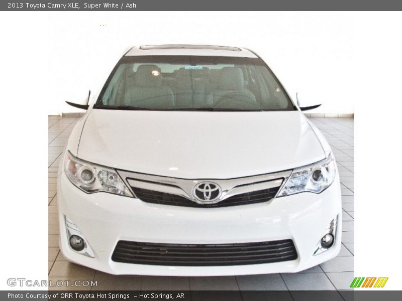 Super White / Ash 2013 Toyota Camry XLE