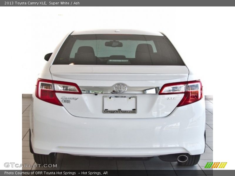 Super White / Ash 2013 Toyota Camry XLE