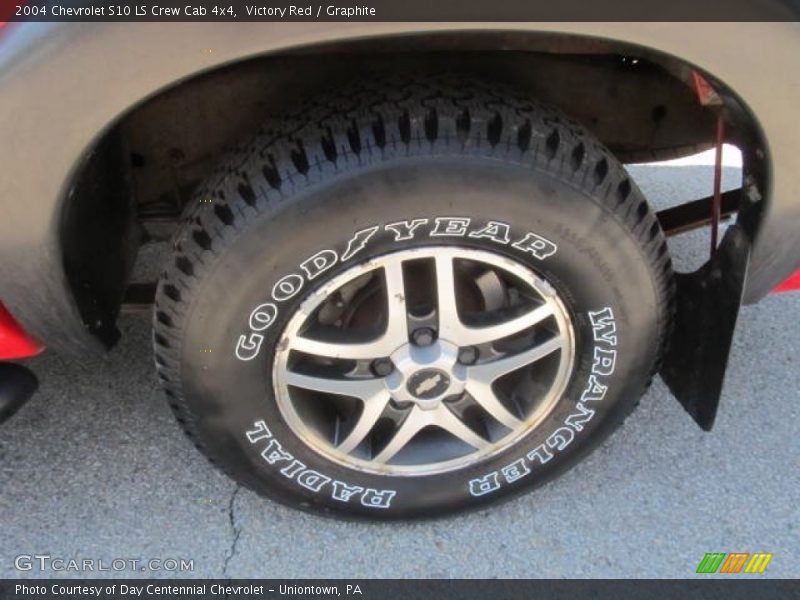 Victory Red / Graphite 2004 Chevrolet S10 LS Crew Cab 4x4