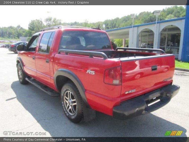 Victory Red / Graphite 2004 Chevrolet S10 LS Crew Cab 4x4