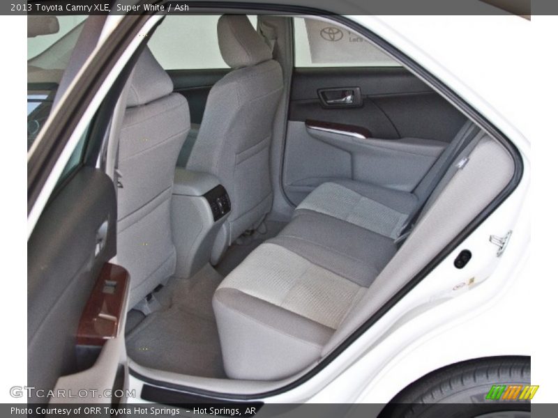 Super White / Ash 2013 Toyota Camry XLE