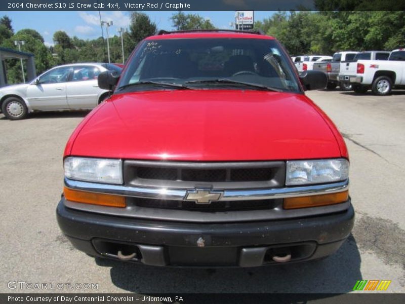 Victory Red / Graphite 2004 Chevrolet S10 LS Crew Cab 4x4