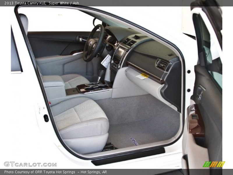 Super White / Ash 2013 Toyota Camry XLE