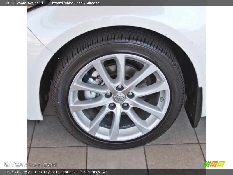 Blizzard White Pearl / Almond 2013 Toyota Avalon XLE