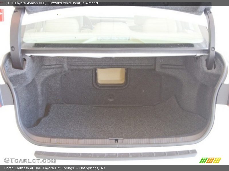Blizzard White Pearl / Almond 2013 Toyota Avalon XLE