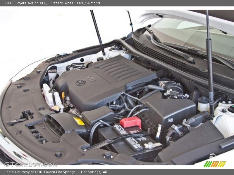 Blizzard White Pearl / Almond 2013 Toyota Avalon XLE