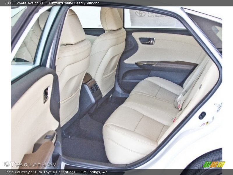 Blizzard White Pearl / Almond 2013 Toyota Avalon XLE