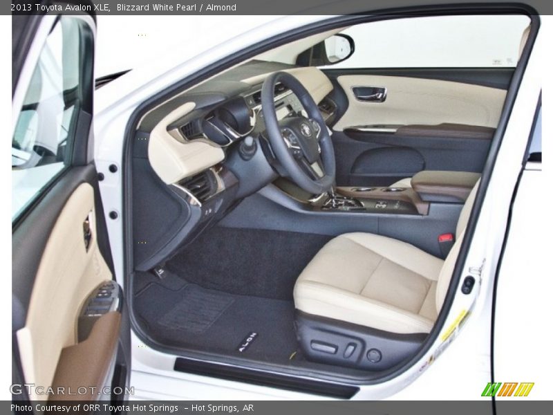 Blizzard White Pearl / Almond 2013 Toyota Avalon XLE