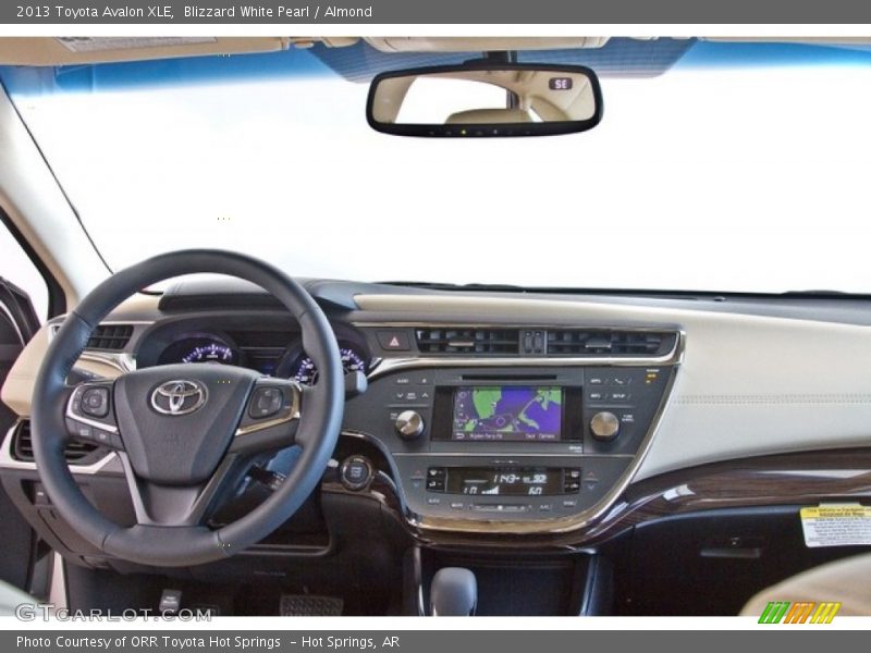 Blizzard White Pearl / Almond 2013 Toyota Avalon XLE