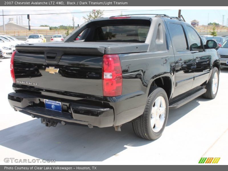 Black / Dark Titanium/Light Titanium 2007 Chevrolet Avalanche LTZ 4WD