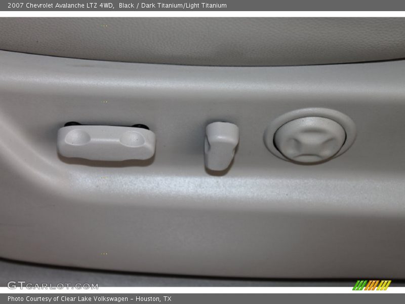 Black / Dark Titanium/Light Titanium 2007 Chevrolet Avalanche LTZ 4WD