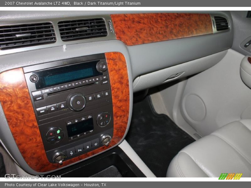 Black / Dark Titanium/Light Titanium 2007 Chevrolet Avalanche LTZ 4WD