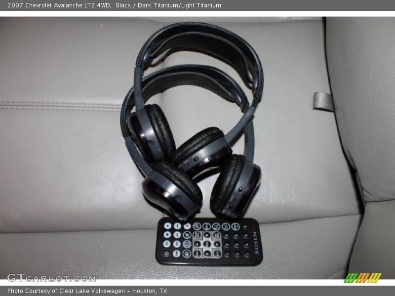 Black / Dark Titanium/Light Titanium 2007 Chevrolet Avalanche LTZ 4WD