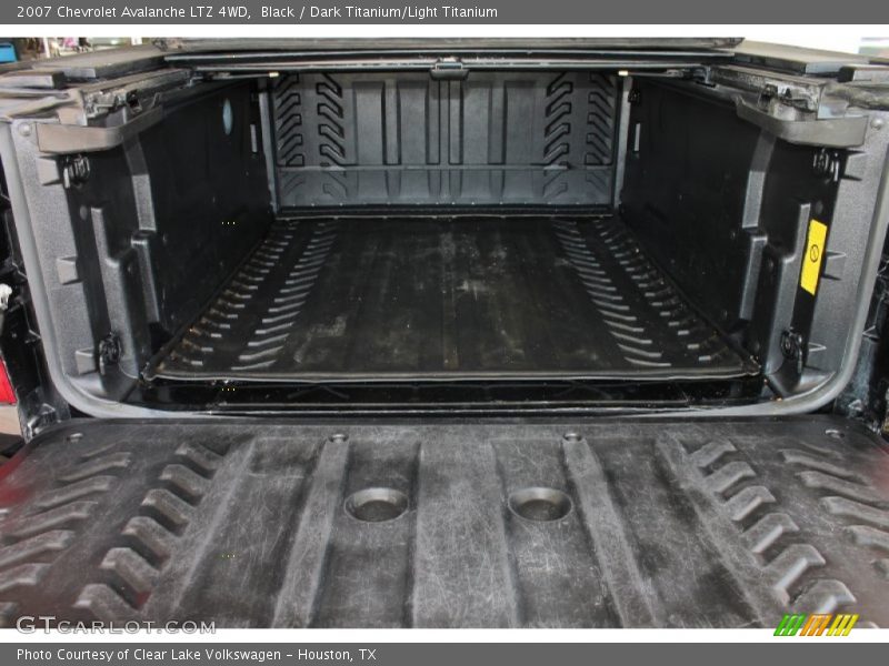 Black / Dark Titanium/Light Titanium 2007 Chevrolet Avalanche LTZ 4WD
