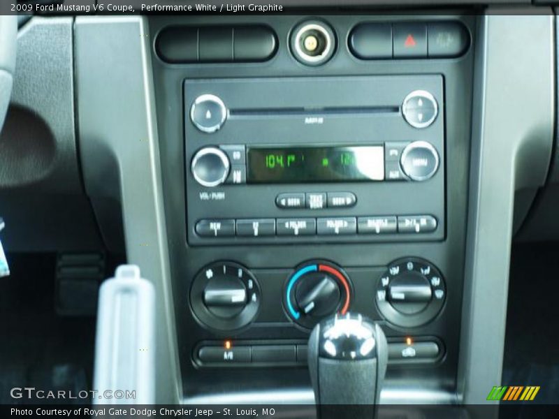Performance White / Light Graphite 2009 Ford Mustang V6 Coupe