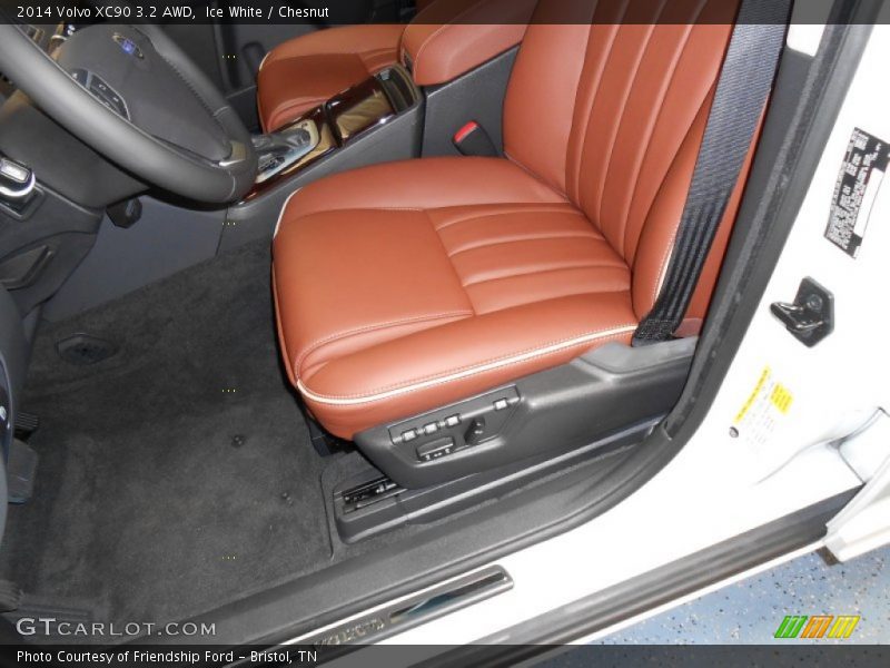 Front Seat of 2014 XC90 3.2 AWD