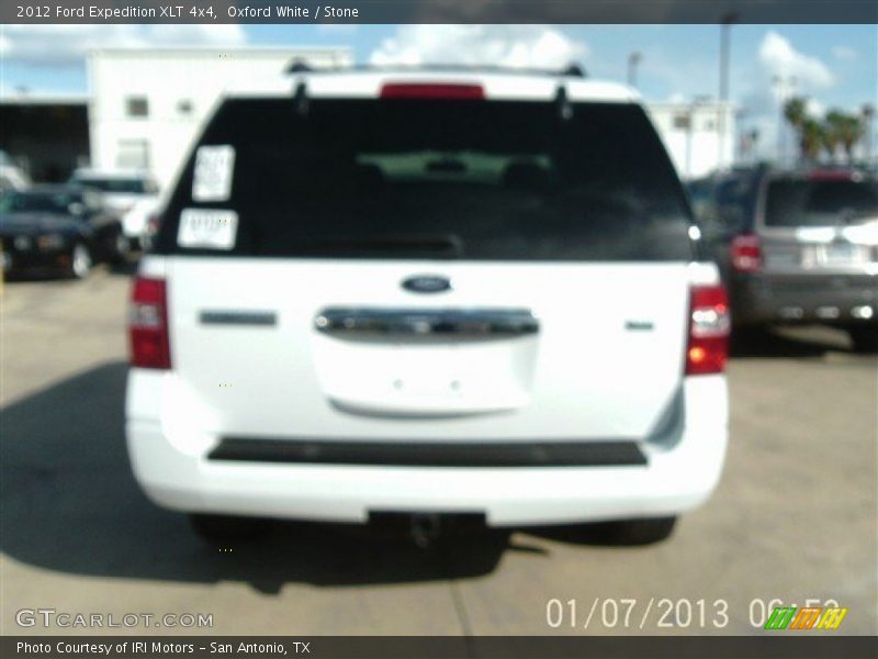 Oxford White / Stone 2012 Ford Expedition XLT 4x4
