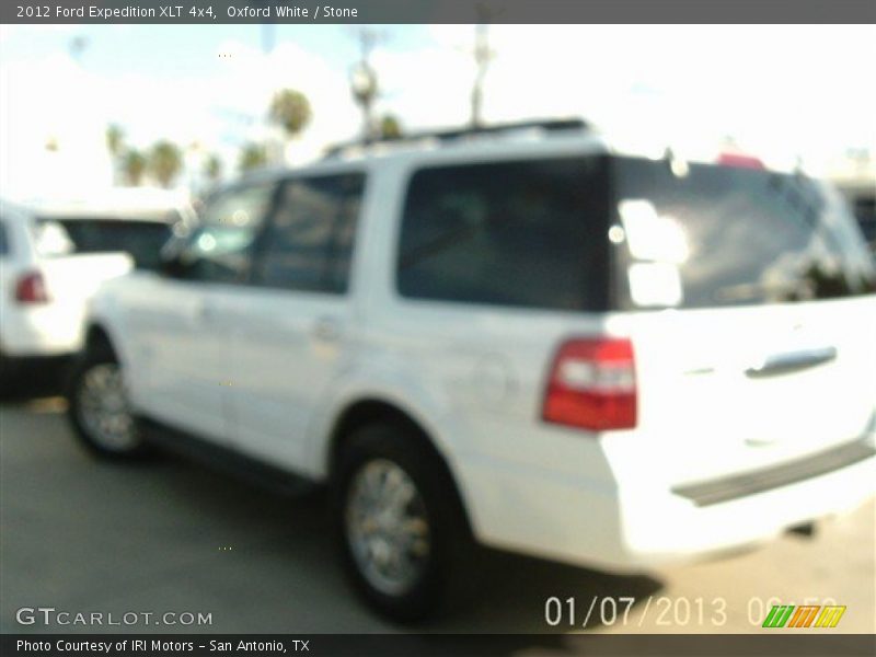 Oxford White / Stone 2012 Ford Expedition XLT 4x4