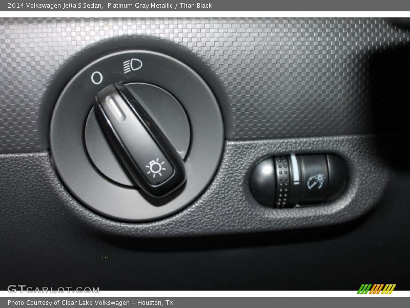 Platinum Gray Metallic / Titan Black 2014 Volkswagen Jetta S Sedan