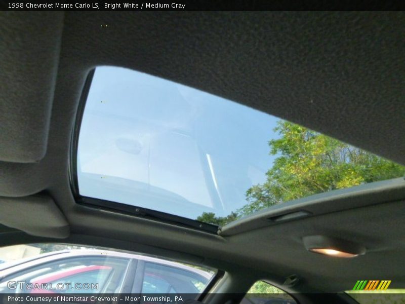 Bright White / Medium Gray 1998 Chevrolet Monte Carlo LS