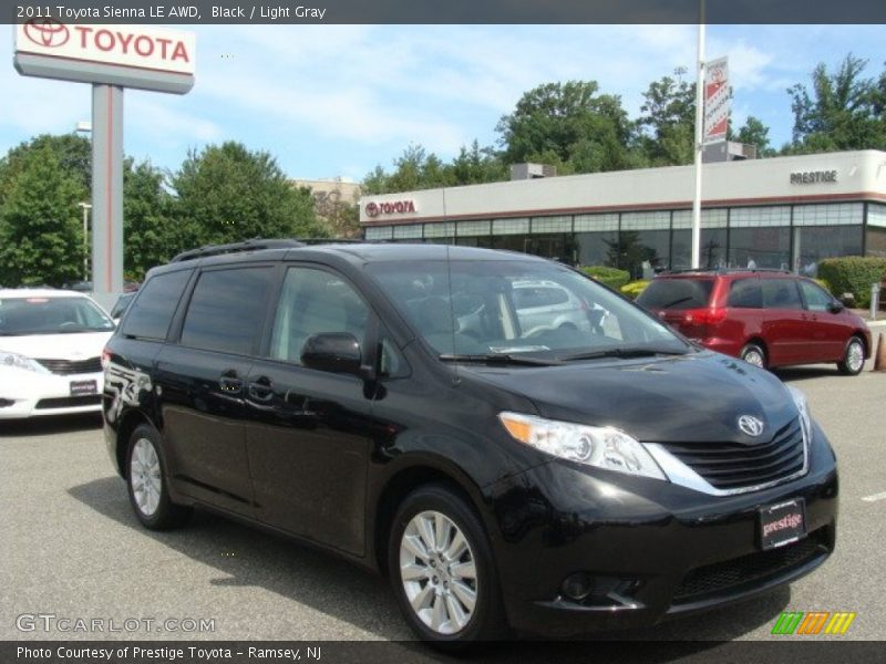 Black / Light Gray 2011 Toyota Sienna LE AWD