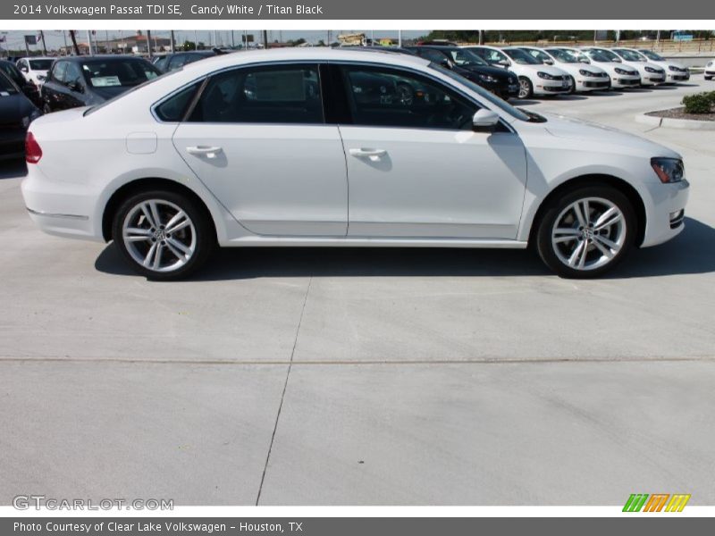 Candy White / Titan Black 2014 Volkswagen Passat TDI SE