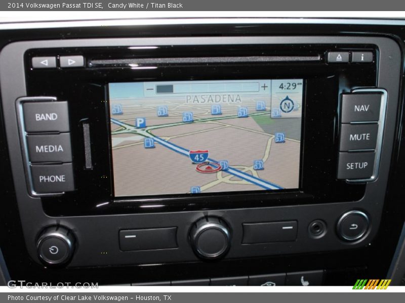 Candy White / Titan Black 2014 Volkswagen Passat TDI SE